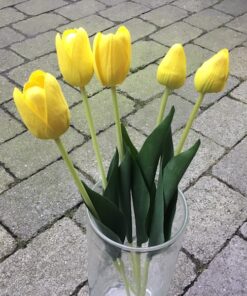 Kunstige gule tulipaner