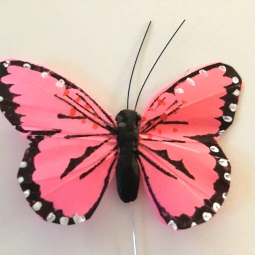 Stor lyserød dekorativ sommerfugl